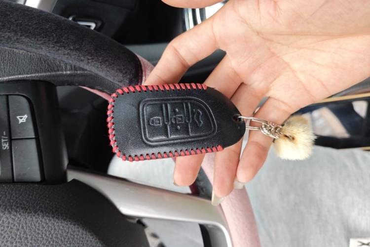 Used Dongfeng Aeolus AX7 2018 Classic 1.6T Automatic Luxury Model Vehicle Key