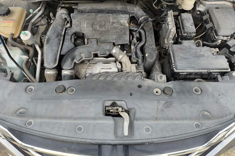 Used Dongfeng Aeolus AX7 2018 Classic 1.6T Automatic Luxury Model Engine Bay