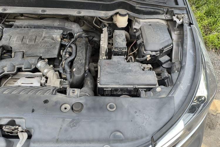 Used Dongfeng Aeolus AX7 2018 Classic 1.6T Automatic Luxury Model Engine Bay Left