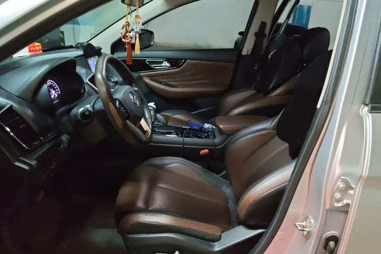 Used Dongfeng Aeolus AX7 2018 Classic 1.6T Automatic Luxury Model Left Front Seat