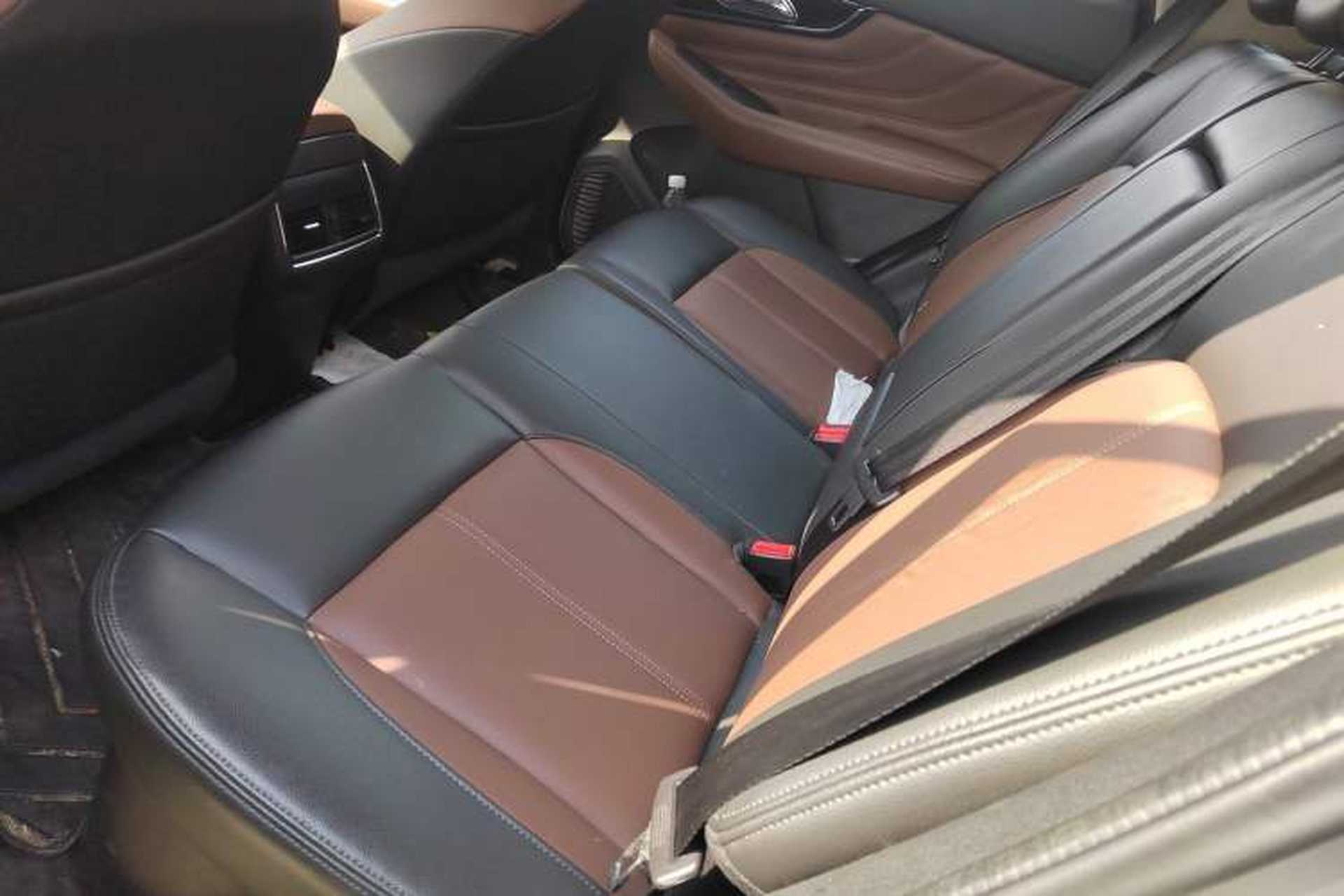 Used Dongfeng Aeolus AX7 2018 Classic 1.6T Automatic Luxury Model Left Rear Seat