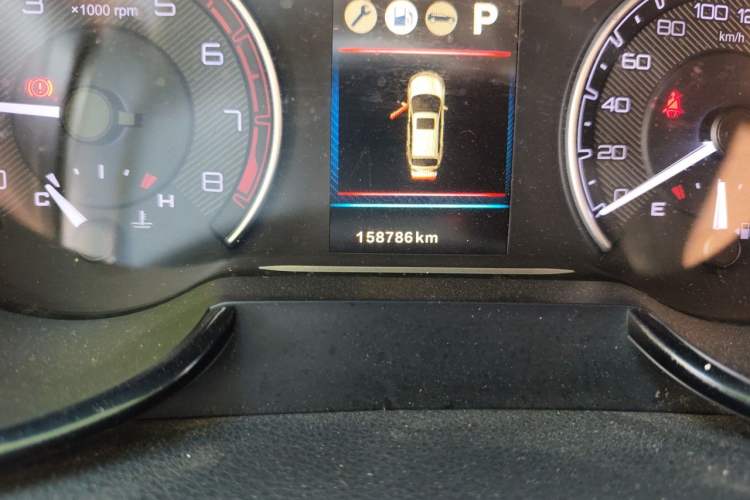 Used Dongfeng Aeolus AX7 2018 Classic 1.6T Automatic Luxury Model Odometer Close Up