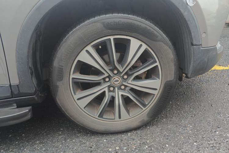 Used Dongfeng Aeolus AX7 2018 Classic 1.6T Automatic Prestige Model Right Front Wheel Hub