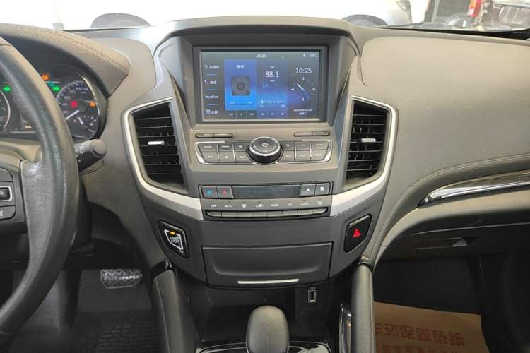 Used Dongfeng Aeolus AX7 2018 Classic 1.6T Automatic Luxury Model Audio And AC Panel