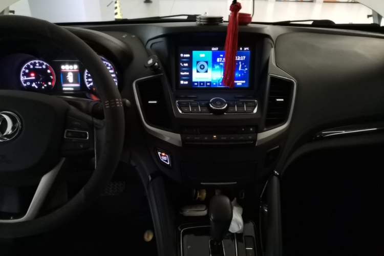 Used Dongfeng Aeolus AX7 2018 Classic 1.6T Automatic Luxury Model Audio And AC Panel