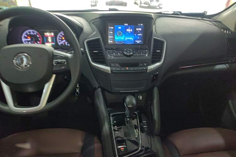 Used Dongfeng Aeolus AX7 2018 Classic 1.6T Automatic Elite Model Audio And AC Panel