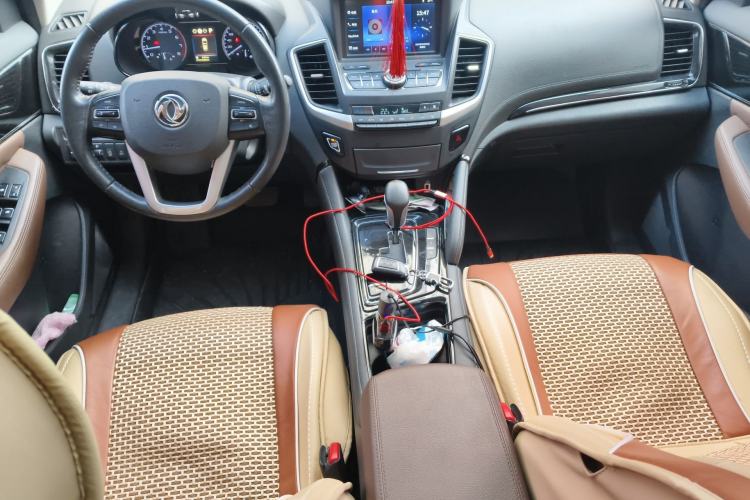 Used Dongfeng Aeolus AX7 2018 Classic 1.6T Automatic Luxury Model Center Console