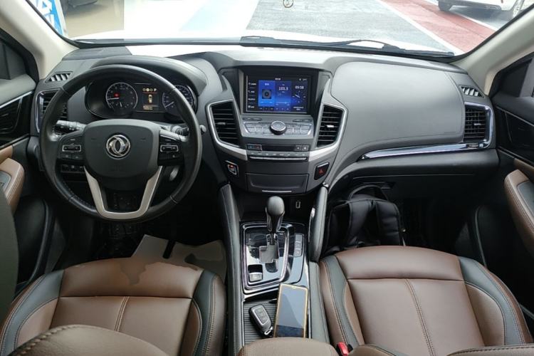 Used Dongfeng Aeolus AX7 2018 Classic 1.6T Automatic Luxury Model Center Console