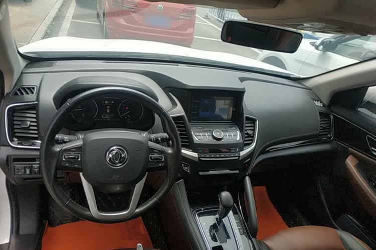 Used Dongfeng Aeolus AX7 2018 Classic 1.6T Automatic Luxury Model Center Console
