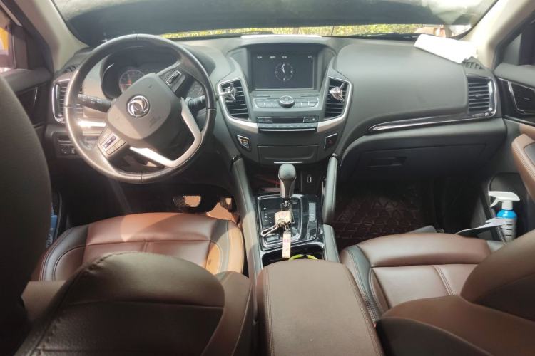 Used Dongfeng Aeolus AX7 2018 Classic 1.6T Automatic Luxury Model Center Console