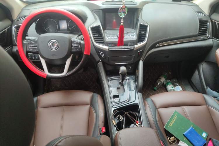 Used Dongfeng Aeolus AX7 2018 Classic 1.6T Automatic Luxury Model Center Console