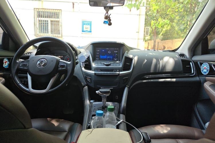 Used Dongfeng Aeolus AX7 2018 Classic 1.6T Automatic Luxury Model Center Console