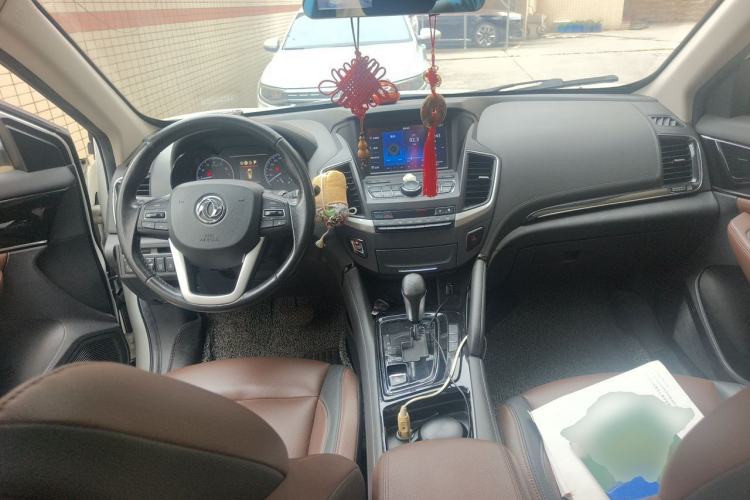 Used Dongfeng Aeolus AX7 2018 Classic 1.6T Automatic Luxury Model Center Console