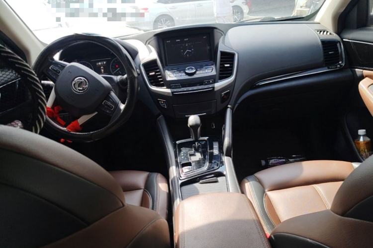 Used Dongfeng Aeolus AX7 2018 Classic 1.6T Automatic Luxury Model Center Console