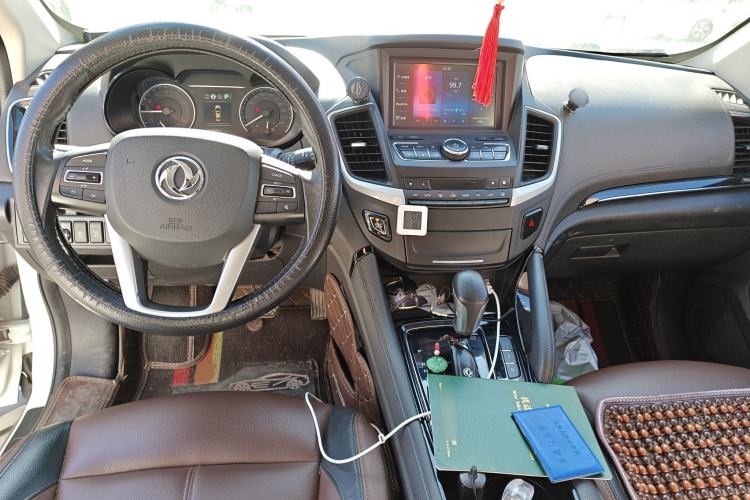 Used Dongfeng Aeolus AX7 2018 Classic 1.6T Automatic Luxury Model Center Console