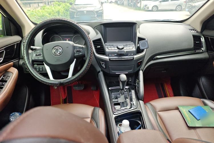 Used Dongfeng Aeolus AX7 2018 Classic 1.6T Automatic Luxury Model Center Console
