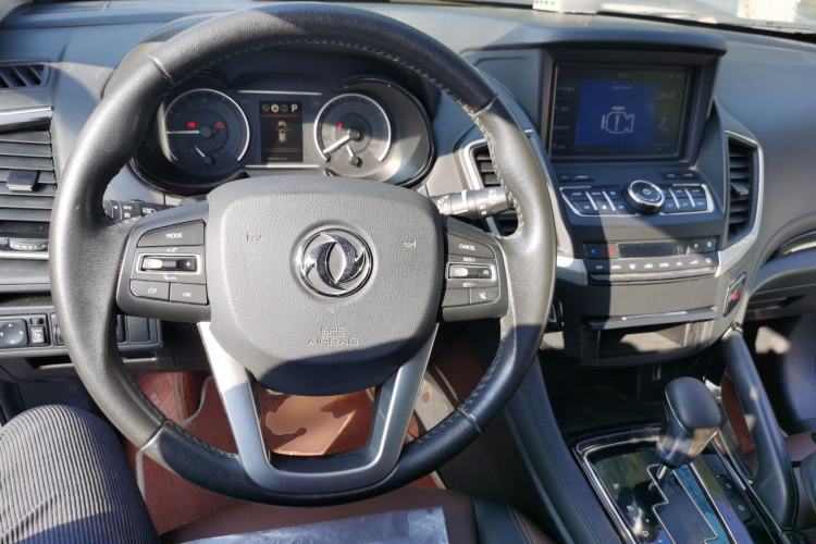 Used Dongfeng Aeolus AX7 2018 Classic 1.6T Automatic Luxury Model Center Console