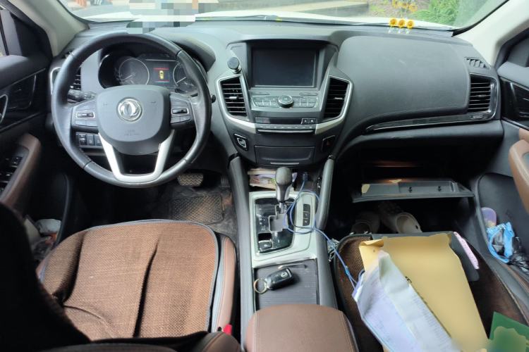 Used Dongfeng Aeolus AX7 2018 Classic 1.6T Automatic Luxury Model Center Console