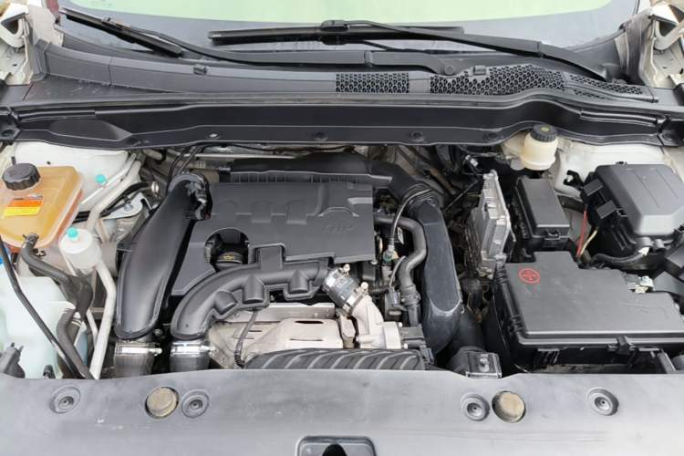 Used Dongfeng Aeolus AX7 2018 Classic 1.6T Automatic Luxury Model Engine Bay
