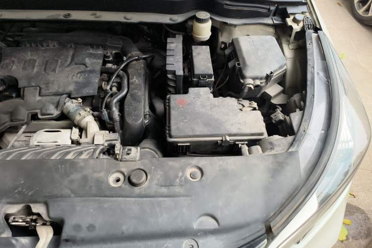 Used Dongfeng Aeolus AX7 2018 Classic 1.6T Automatic Luxury Model Engine Bay Left