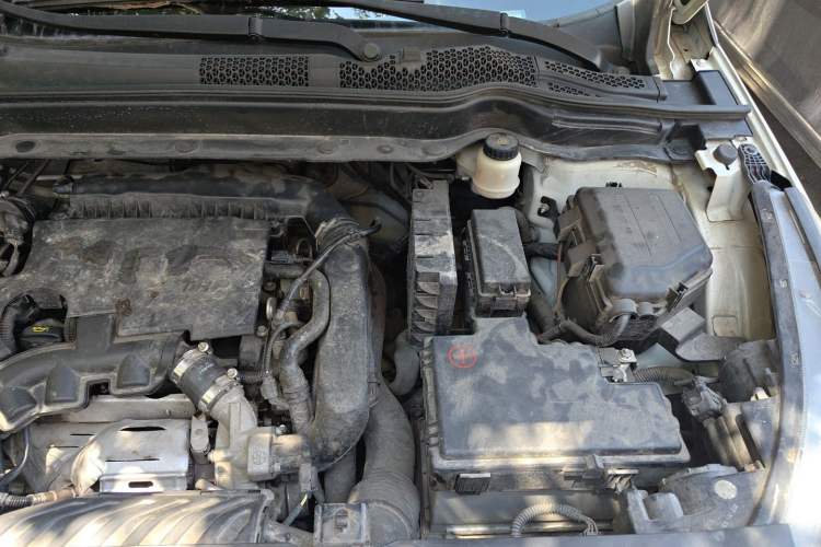 Used Dongfeng Aeolus AX7 2018 Classic 1.6T Automatic Luxury Model Engine Bay Left