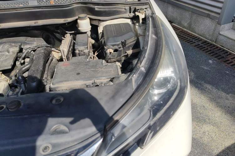 Used Dongfeng Aeolus AX7 2018 Classic 1.6T Automatic Luxury Model Engine Bay Left