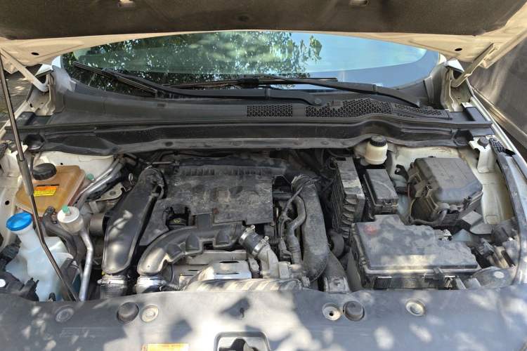 Used Dongfeng Aeolus AX7 2018 Classic 1.6T Automatic Luxury Model Engine Bay