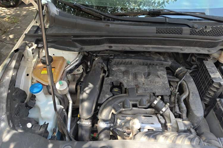 Used Dongfeng Aeolus AX7 2018 Classic 1.6T Automatic Luxury Model Engine Bay Right