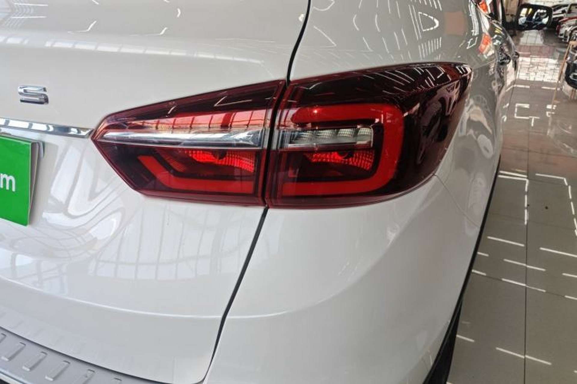 Used Dongfeng Aeolus AX7 2018 Classic 1.6T Automatic Luxury Model Exterior 6
