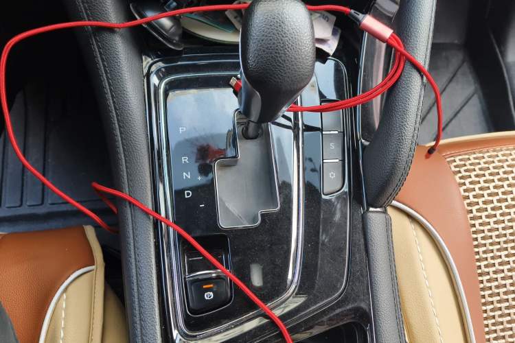 Used Dongfeng Aeolus AX7 2018 Classic 1.6T Automatic Luxury Model Gear Lever