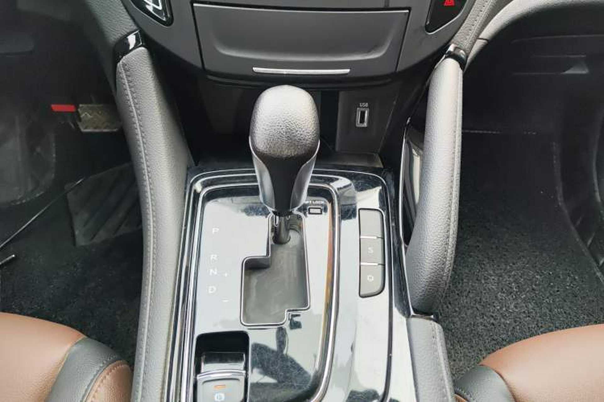 Used Dongfeng Aeolus AX7 2018 Classic 1.6T Automatic Luxury Model Gear Lever