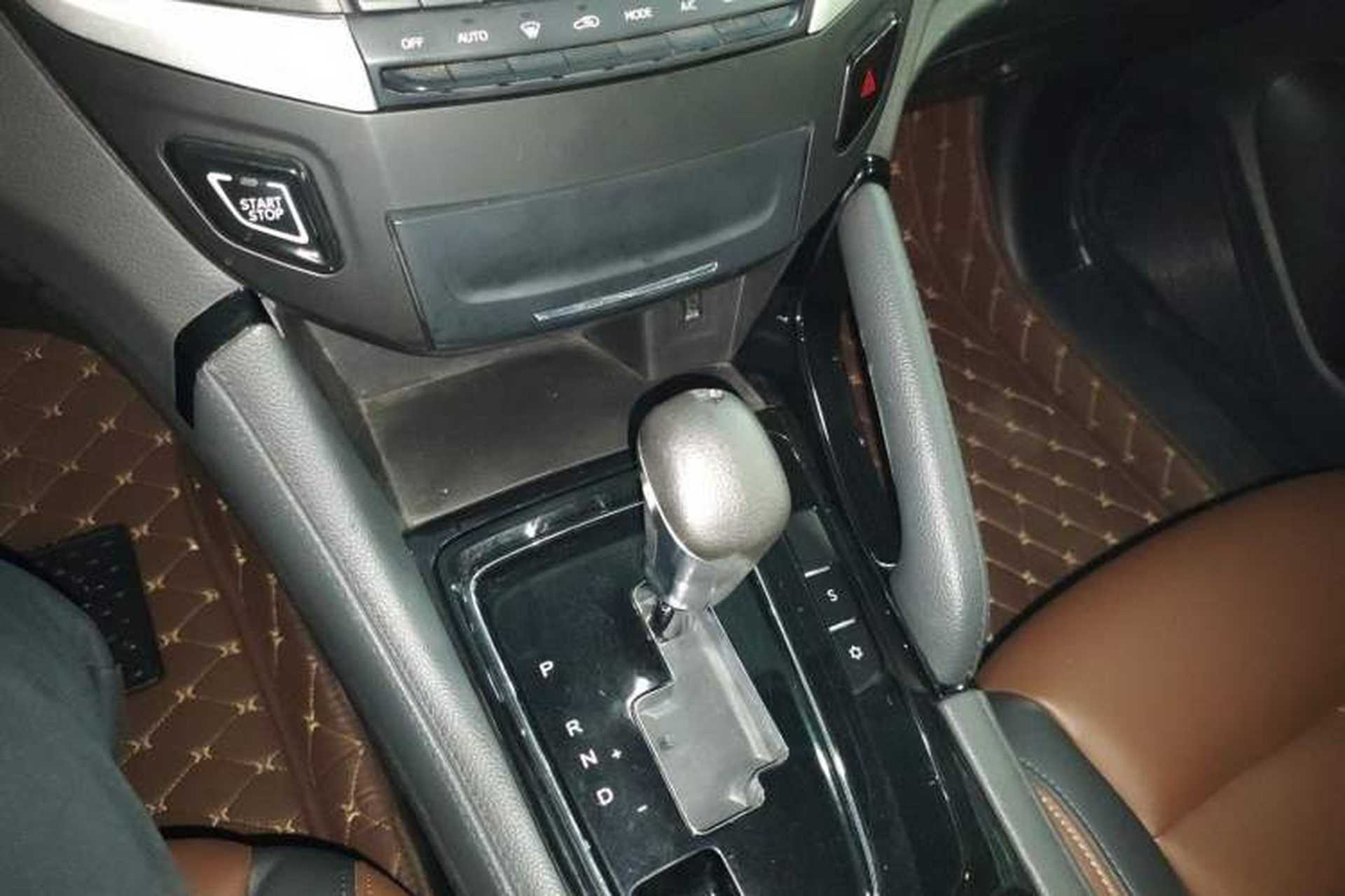 Used Dongfeng Aeolus AX7 2018 Classic 1.6T Automatic Luxury Model Gear Lever