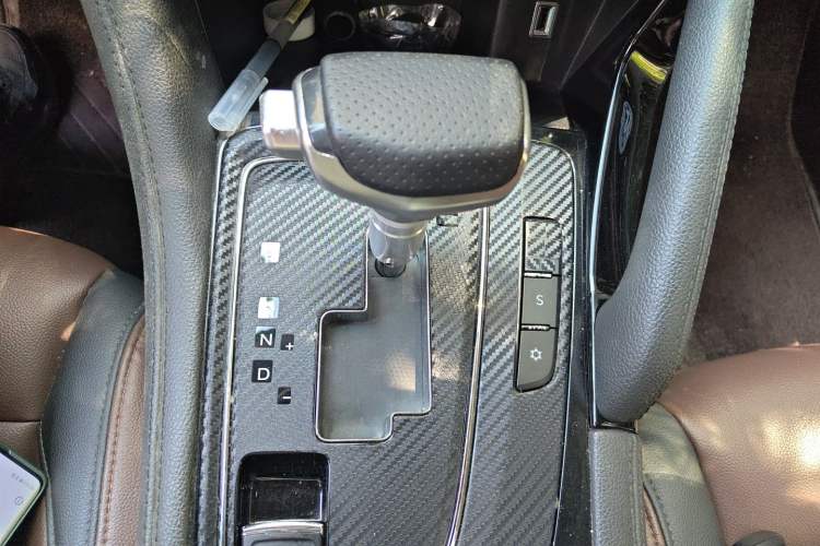 Used Dongfeng Aeolus AX7 2018 Classic 1.6T Automatic Luxury Model Gear Lever