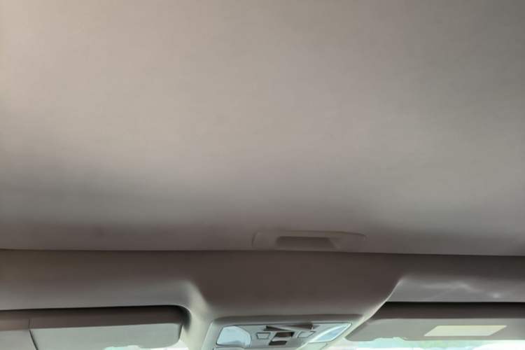 Used Dongfeng Aeolus AX7 2018 Classic 1.6T Automatic Luxury Model Headliner