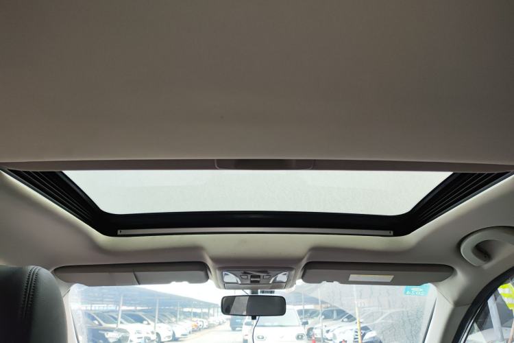 Used Dongfeng Aeolus AX7 2018 Classic 1.6T Automatic Luxury Model Headliner