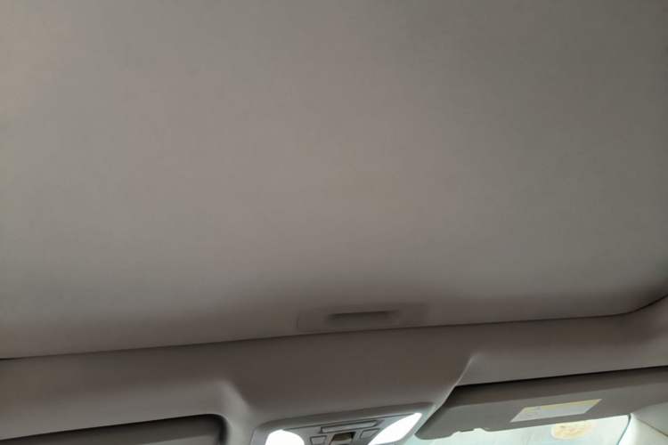 Used Dongfeng Aeolus AX7 2018 Classic 1.6T Automatic Luxury Model Headliner