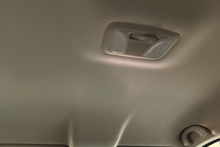 Used Dongfeng Aeolus AX7 2018 Classic 1.6T Automatic Elite Model Headliner