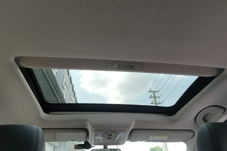 Used Dongfeng Aeolus AX7 2018 Classic 1.6T Automatic Luxury Model Headliner