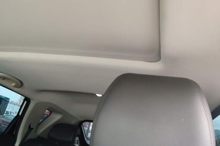 Used Dongfeng Aeolus AX7 2018 Classic 1.6T Automatic Luxury Model Headliner