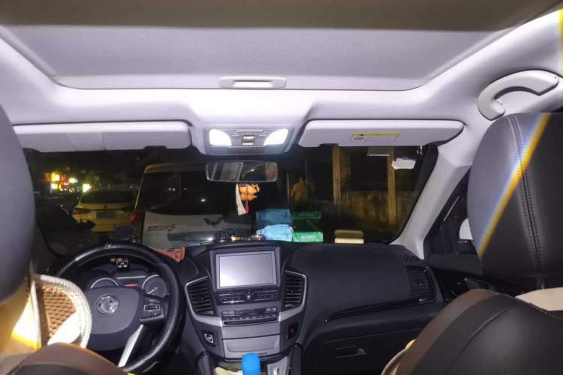 Used Dongfeng Aeolus AX7 2018 Classic 1.6T Automatic Luxury Model Headliner