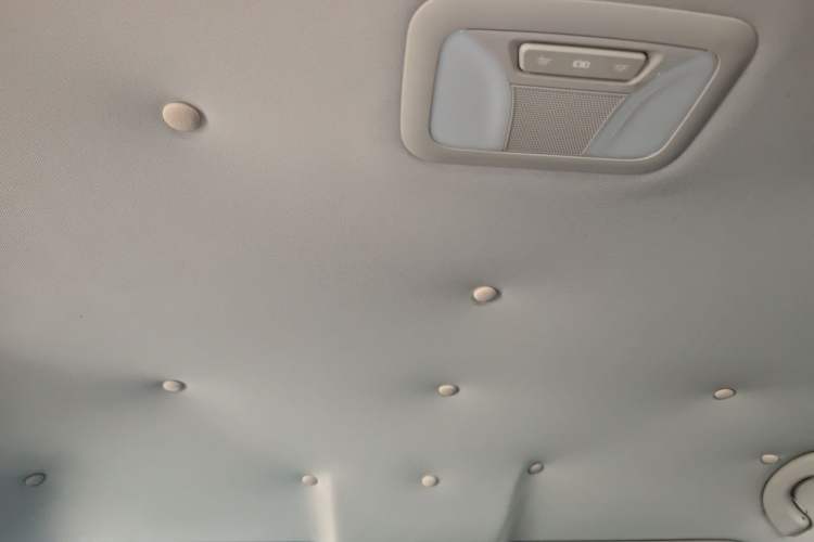 Used Dongfeng Aeolus AX7 2018 Classic 1.6T Automatic Elite Model Headliner