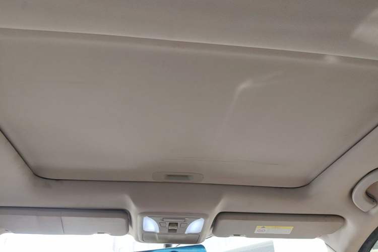 Used Dongfeng Aeolus AX7 2018 Classic 1.6T Automatic Luxury Model Headliner