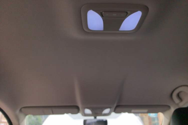 Used Dongfeng Aeolus AX7 2018 Classic 1.6T Automatic Elite Model Headliner