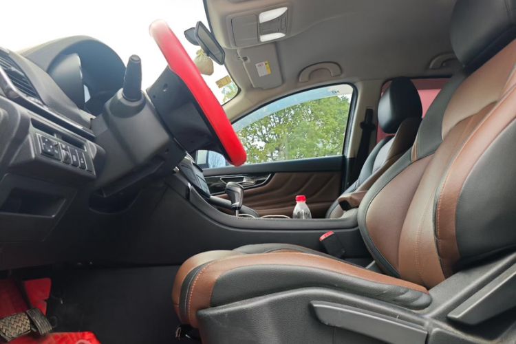 Used Dongfeng Aeolus AX7 2018 Classic 1.6T Automatic Elite Model Interior 2