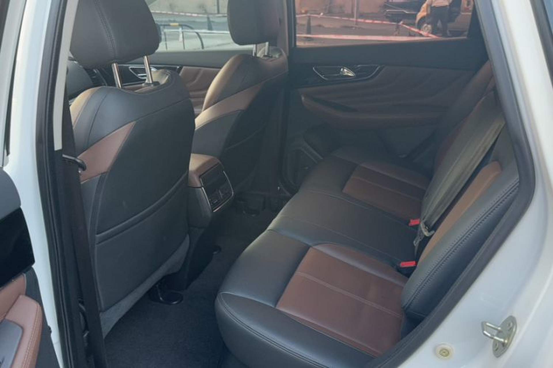 Used Dongfeng Aeolus AX7 2018 Classic 1.6T Automatic Elite Model Interior 2
