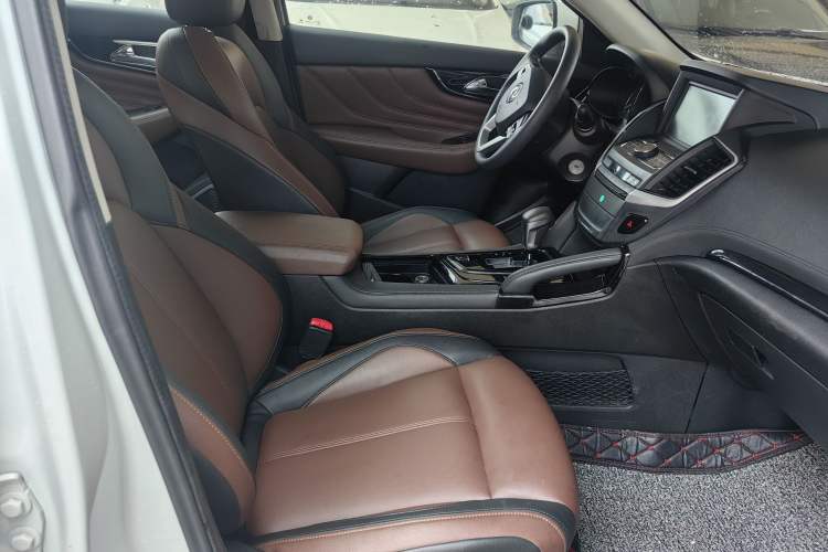 Used Dongfeng Aeolus AX7 2018 Classic 1.6T Automatic Elite Model Interior 3