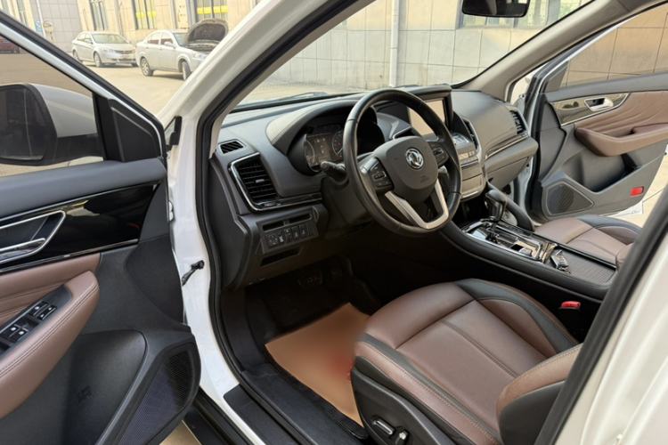 Used Dongfeng Aeolus AX7 2018 Classic 1.6T Automatic Luxury Model Interior 3