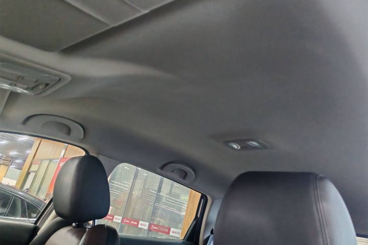 Used Dongfeng Aeolus AX7 2018 Classic 1.6T Automatic Elite Model Interior 4