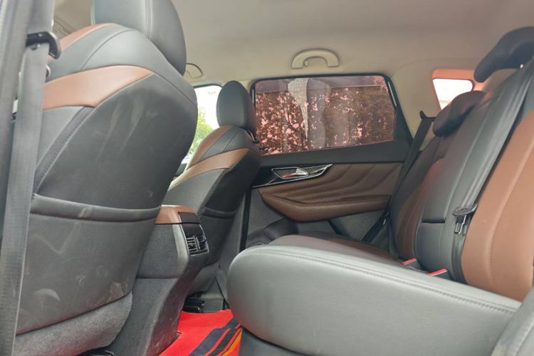Used Dongfeng Aeolus AX7 2018 Classic 1.6T Automatic Elite Model Interior 4