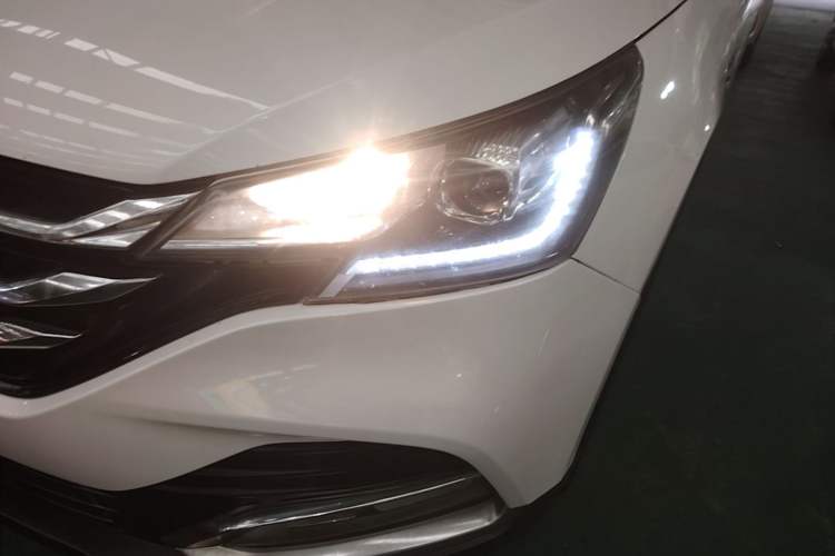 Used Dongfeng Aeolus AX7 2018 Classic 1.6T Automatic Elite Model Left Front Headlight